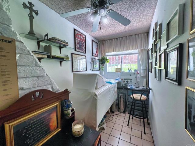 Image 10 of 61 For 2633 Windmill View Dr