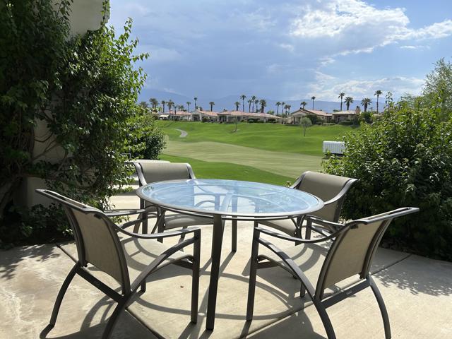 379 Tomahawk Drive, Palm Desert CA: https://media.crmls.org/mediaz/0adcd222-4ac0-4e2d-b668-4604d0fa9751.jpg