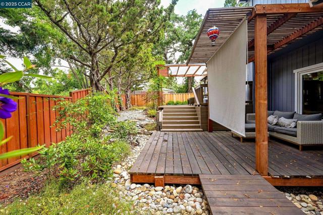 101 Stowbridge Ct., Danville CA: https://media.crmls.org/mediaz/0adcd2ed-8482-49fd-a682-0bb5e48d9976.jpg