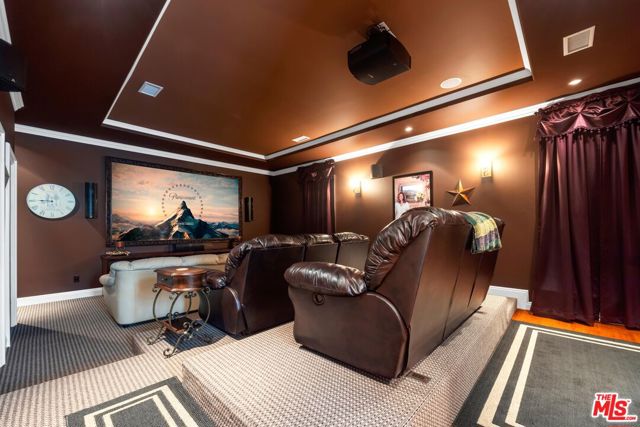 14933 Sutton Street, Sherman Oaks CA: https://media.crmls.org/mediaz/0adcde0a-302b-4288-aade-c2df817b9923.jpg
