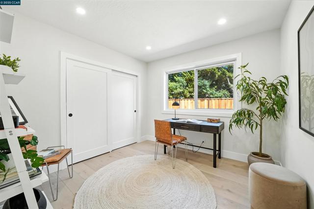 31 Junewood Ct, Danville CA: https://media.crmls.org/mediaz/0add0ab1-4bae-445f-9014-ad39f9139fb2.jpg