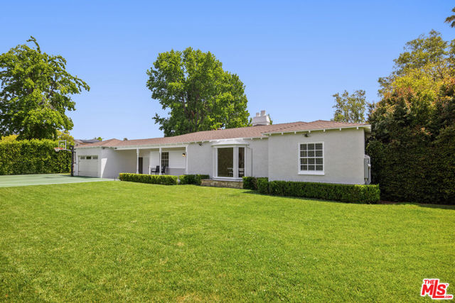 5432 Fulton Avenue, Sherman Oaks CA: https://media.crmls.org/mediaz/0addb659-9ebd-4c4f-8605-d7234dbf4ad8.jpg