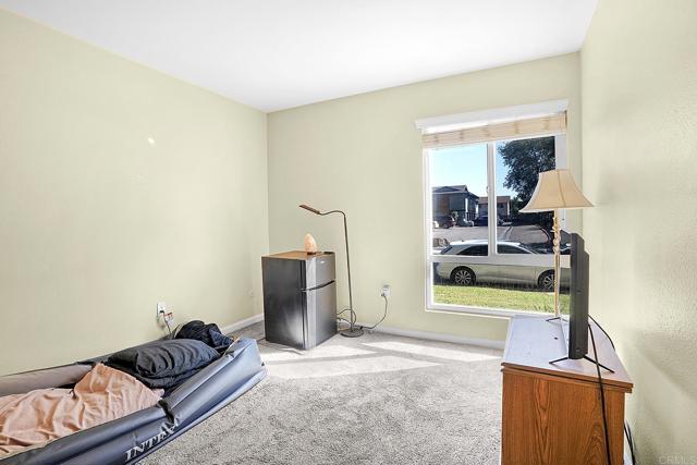 2536 White Oak Place, Escondido CA: https://media.crmls.org/mediaz/0addd90b-34e4-44f4-8e14-4b066b9f56ea.jpg