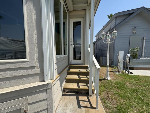 Image 19 of 26 For 84136 Avenue 44  523