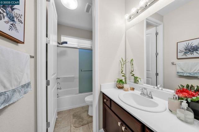 150 Rancho Bernado Ct, Pittsburg CA: https://media.crmls.org/mediaz/0ade5872-5c17-45b4-bf78-dcef583e2b0d.jpg