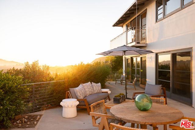 6300 Mulholland Highway, Los Angeles CA: https://media.crmls.org/mediaz/0ade8a98-8a9c-455d-87f5-776d5b105545.jpg