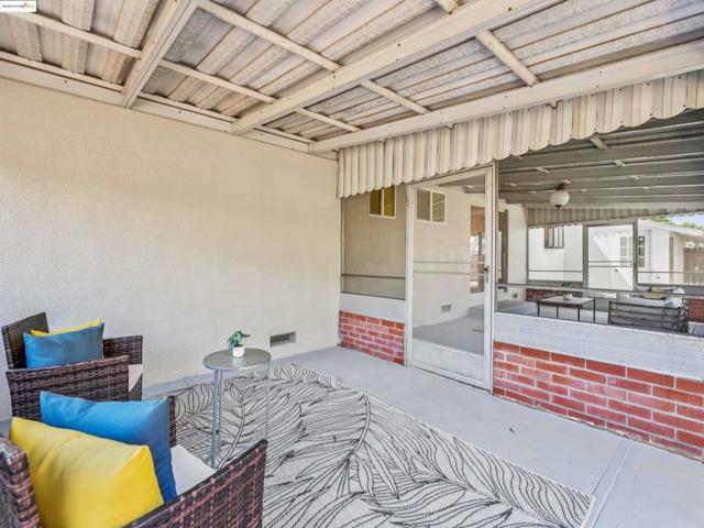 589 Evangeline Way, Hayward CA: https://media.crmls.org/mediaz/0adf2404-74e7-46c4-ad4c-1f76f6b56da0.jpg