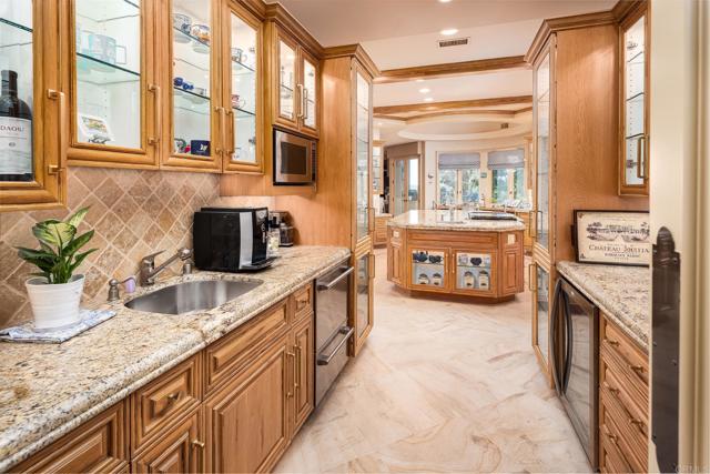 7756 St Andrews Road, Rancho Santa Fe CA: https://media.crmls.org/mediaz/0adfd268-6027-44dd-b02a-c219d8162dce.jpg