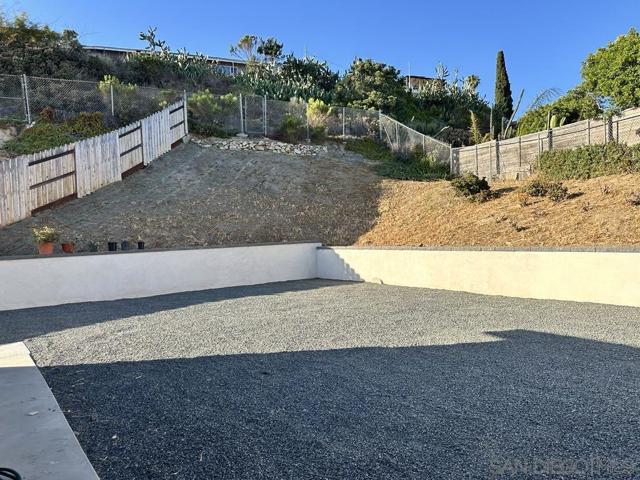 7684 Meadowbrook Ct, San Diego CA: https://media.crmls.org/mediaz/0adffd63-24f2-47ea-859b-65acdc2fe0a3.jpg