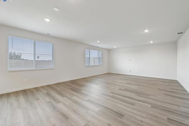 4111 Markovich Court, Richmond CA: https://media.crmls.org/mediaz/0adfff20-7894-4341-9da9-e8f8f38bc808.jpg