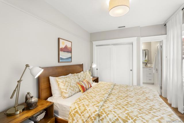 3257 Dwight St, San Diego CA: https://media.crmls.org/mediaz/0ae017f8-b831-4c8d-bbe1-fa333ce770e4.jpg