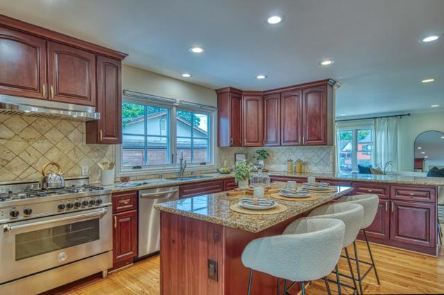 2618 Brewster Avenue, Redwood City CA: https://media.crmls.org/mediaz/0ae098c7-aeac-4f2f-abc0-5335ac7e2350.jpg