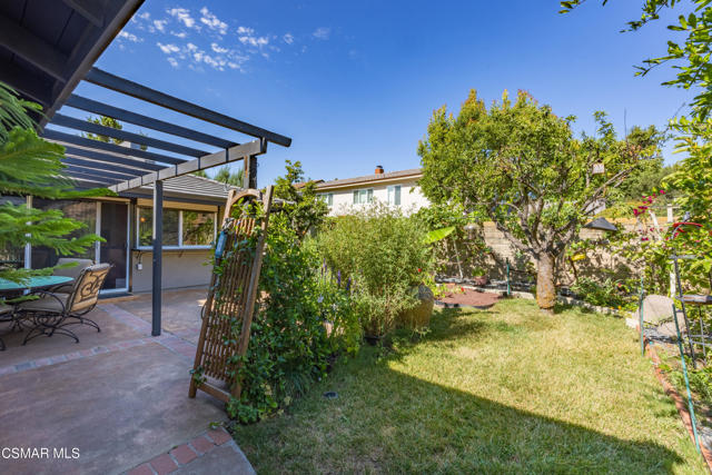1641 Trafalgar Place, Westlake Village CA: https://media.crmls.org/mediaz/0ae0c0ce-ad4c-451d-a97f-50dc89c1c0a9.jpg
