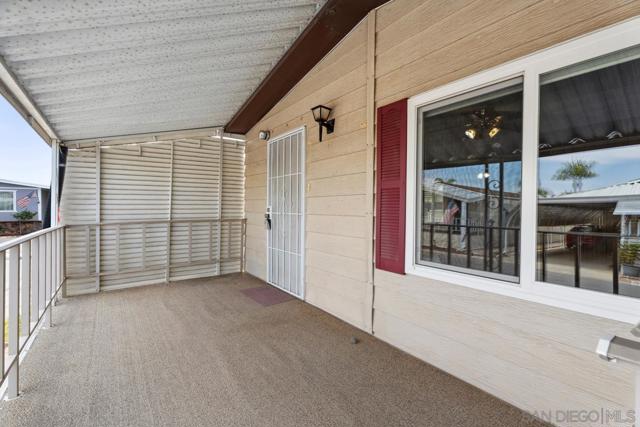 1212 H Street, Ramona CA: https://media.crmls.org/mediaz/0ae1626e-e114-48dc-8b26-dae58c247fa1.jpg