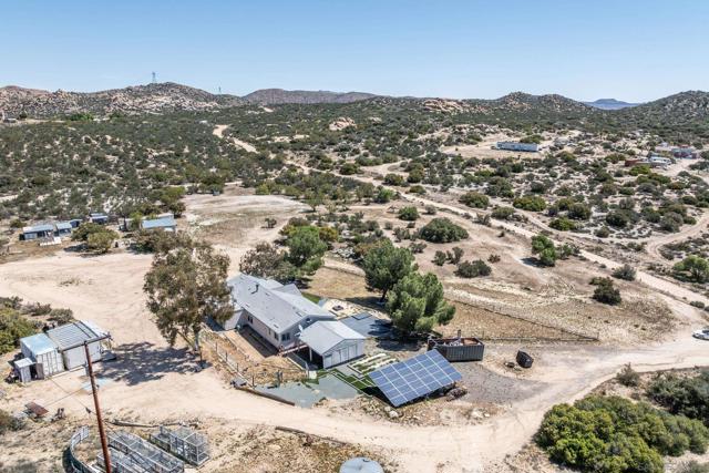 1525 Tea Rose Lane, Jacumba CA: https://media.crmls.org/mediaz/0ae1da1c-b835-4b1f-82b2-398aebf954a4.jpg
