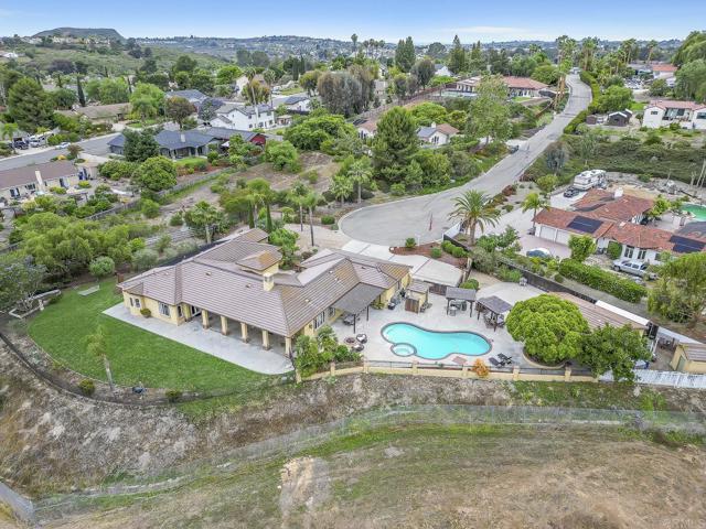 1508 Sequoia Lane, Vista CA: https://media.crmls.org/mediaz/0ae1fa31-947d-4349-b068-047d6e1ea843.jpg
