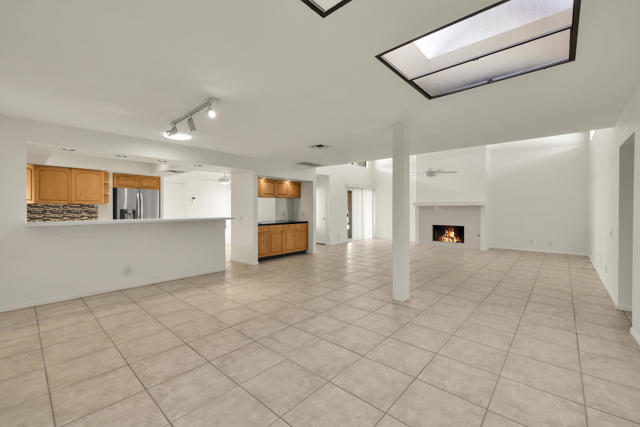 1484 Versailles Drive, Palm Springs, CA 92264