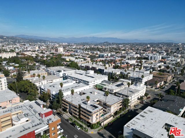 Image 2 for 358 S Gramercy Pl #212, Los Angeles, CA 90020