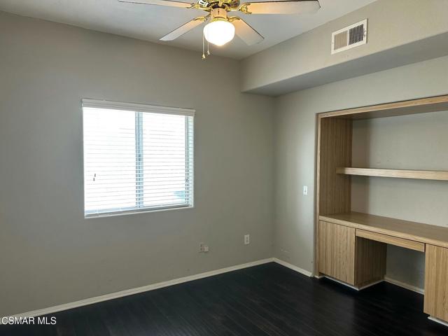 Image 8 of 18 For 41985 Hemingway Court