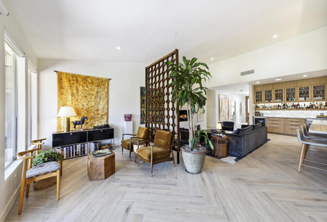 44970 Desert Horizons Drive, Indian Wells CA: https://media.crmls.org/mediaz/0ae264bb-5a9a-4c31-be89-a11719f8e4d3.jpg