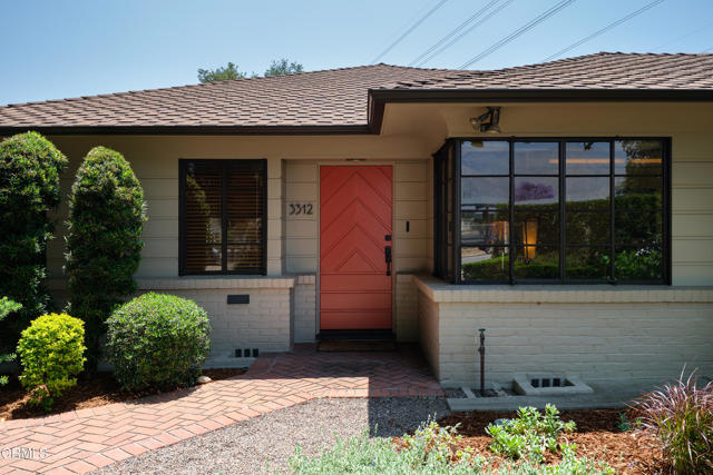 3312 Thorndale Road, Pasadena CA: https://media.crmls.org/mediaz/0ae2d6cb-b7b5-4be7-8c43-ac8779450a78.jpg