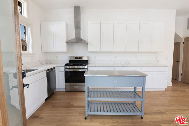 2507 E 1st Street, Los Angeles CA: https://media.crmls.org/mediaz/0ae2d79d-29d4-418f-8d20-97a0af82d925.jpg