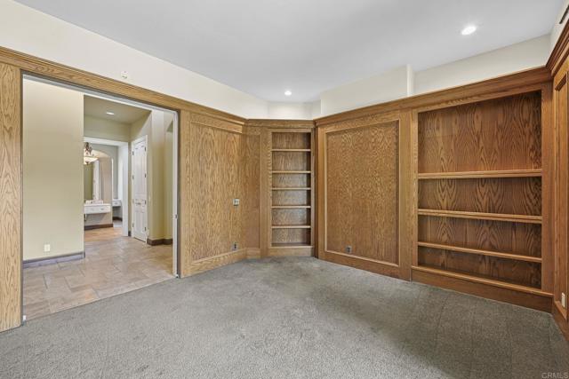 431 Flores de Oro, Rancho Santa Fe CA: https://media.crmls.org/mediaz/0ae2e0ba-190d-41ec-8977-6b9790611290.jpg
