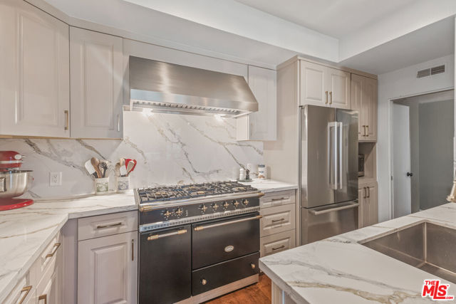 12115 San Vicente Boulevard, Los Angeles CA: https://media.crmls.org/mediaz/0ae2ec1d-1e9f-47dd-960b-04c8a965a89e.jpg