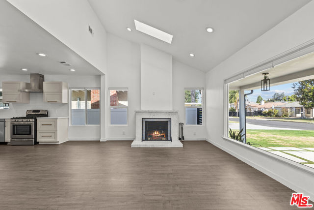 15153 La Maida Street, Sherman Oaks CA: https://media.crmls.org/mediaz/0ae402be-7419-4586-b9b6-d0e48d4ede55.jpg