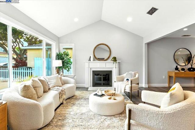 590 Cherry Ave, San Bruno CA: https://media.crmls.org/mediaz/0ae48c0d-b238-4ed8-968b-97395ab9194d.jpg