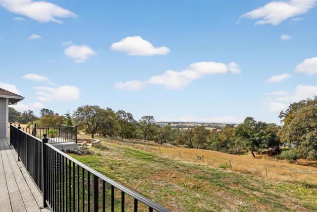 35 Blazeford Gulch, Oroville CA: https://media.crmls.org/mediaz/0ae49bab-0ead-4895-b6c4-cbfddedc7fe5.jpg