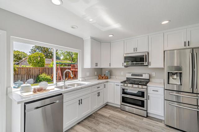 5692 Hansen Drive, Pleasanton CA: https://media.crmls.org/mediaz/0ae540f1-a46d-4ad3-a262-88c0b6ba34eb.jpg