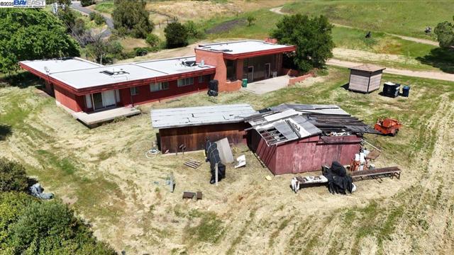 6400 Mines Rd, Livermore CA: https://media.crmls.org/mediaz/0ae5bd16-627b-46b5-9113-dc3c157a1d3c.jpg