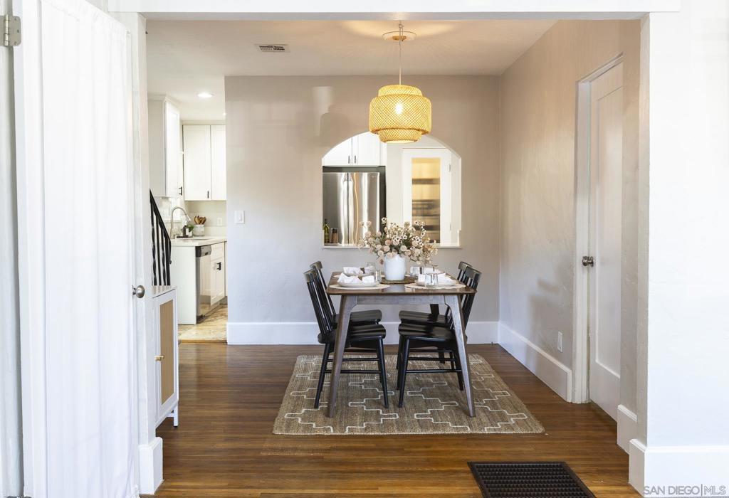 4256 Menlo - photo 8