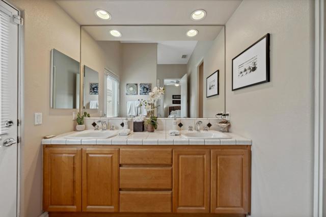 55208 Big, La Quinta CA: https://media.crmls.org/mediaz/0ae62508-8fa3-4f25-ad5a-fccef216fa46.jpg