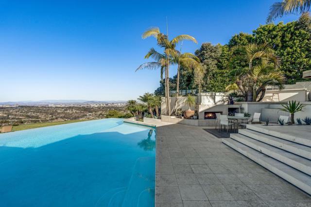 Detail Gallery Image 29 of 75 For 1904 via Casa Alta, La Jolla,  CA 92037 - 7 Beds | 7/2 Baths