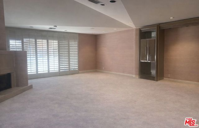 917 Oxford Way, Beverly Hills CA: https://media.crmls.org/mediaz/0ae68475-d29d-4043-9d5b-98ad107db5bd.jpg