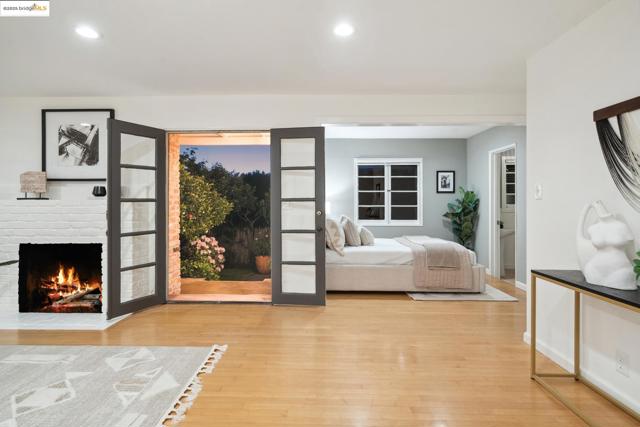 1025 Creston Rd, Berkeley CA: https://media.crmls.org/mediaz/0ae69f31-daa4-4388-8e2b-243359544082.jpg