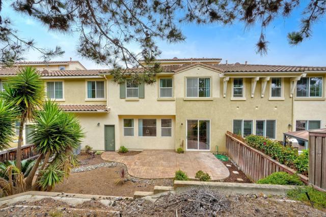 4049 Peninsula Drive, Carlsbad CA: https://media.crmls.org/mediaz/0ae74608-7e94-429e-bfa0-66a57ba4769d.jpg