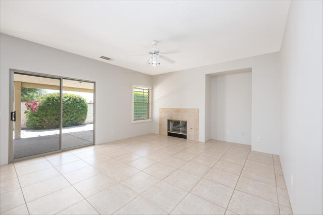 44950 Calle Santa Barbara, La Quinta CA: https://media.crmls.org/mediaz/0ae76674-a47c-45b2-a449-74e72e2f62dd.jpg