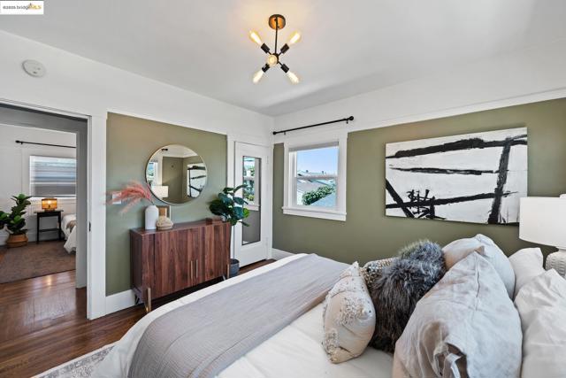 1547 68Th Ave, Oakland CA: https://media.crmls.org/mediaz/0ae785f5-395b-4ed6-9365-42c9feb91859.jpg