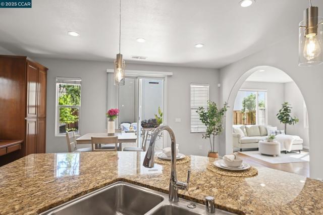 2371 Magnolia Bridge Dr, San Ramon CA: https://media.crmls.org/mediaz/0ae833da-79e1-425c-a9fd-6494a11d8ddc.jpg
