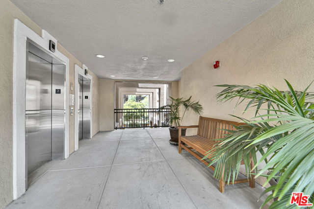 13075 Pacific, Playa Vista CA: https://media.crmls.org/mediaz/0ae86e73-4fc6-419d-9b0d-a5e4716fe74e.jpg
