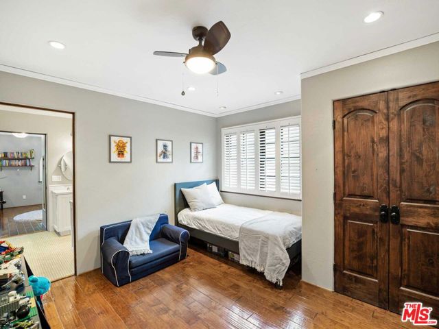 4057 Farmdale Avenue, Studio City CA: https://media.crmls.org/mediaz/0ae89ab7-61b8-47ec-806c-aa09d7f751d8.jpg