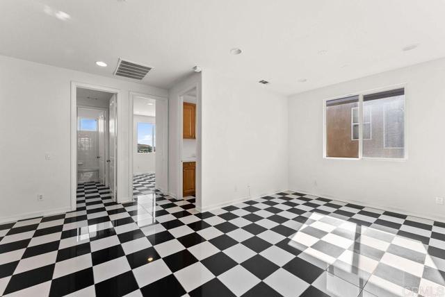 Detail Gallery Image 18 of 44 For 1004 Red Granite Rd, Chula Vista,  CA 91913 - 5 Beds | 4/1 Baths