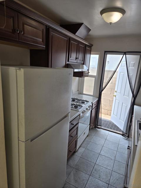 727 48th, San Diego CA: https://media.crmls.org/mediaz/0aea301d-99b1-41bd-b1b4-48c1d9feee98.jpg