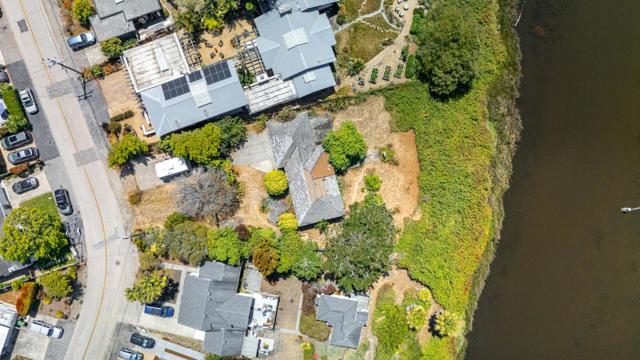 311 24th Avenue, Santa Cruz CA: https://media.crmls.org/mediaz/0aea93b0-4068-412a-8f30-09eb957823e6.jpg