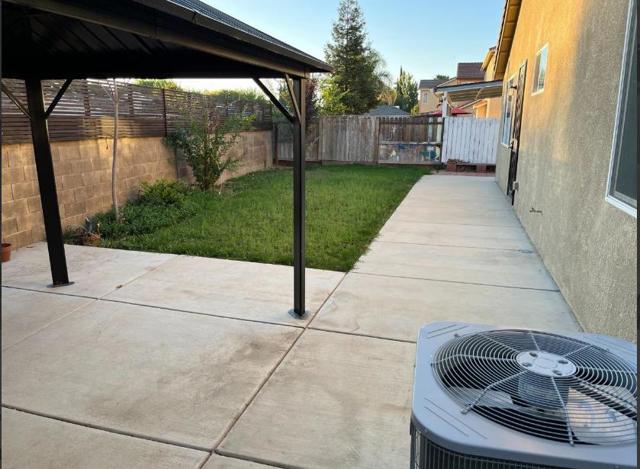 529 Ashwood Lane, Patterson CA: https://media.crmls.org/mediaz/0aeb5c26-bce7-4c5c-81a4-e88a43732f80.jpg