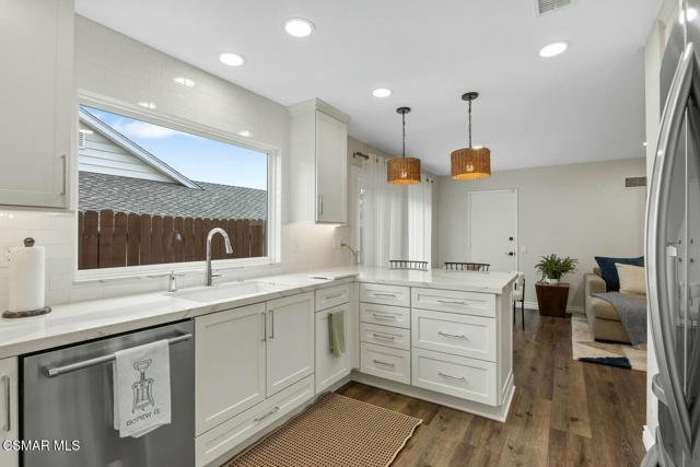 6608 Maplegrove Street, Oak Park CA: https://media.crmls.org/mediaz/0aeb87b8-1416-4858-ada5-6c2136e1260e.jpg