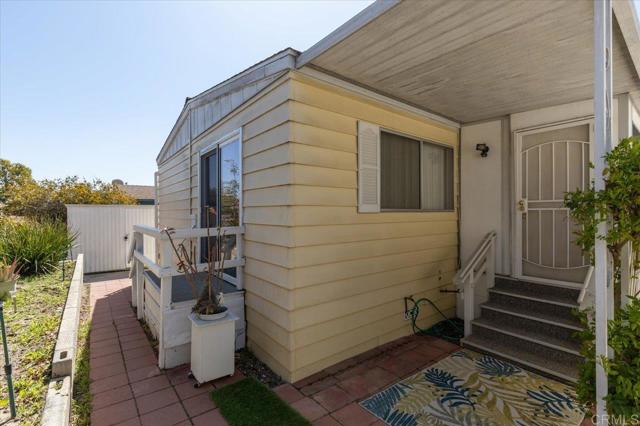 3535 Linda Vista Drive, San Marcos CA: https://media.crmls.org/mediaz/0aeba0dc-b53b-440f-a97b-ac9963211da7.jpg